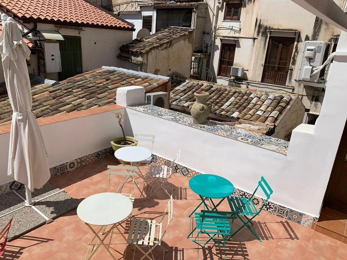 Cialoma B&B Palermo 2*,